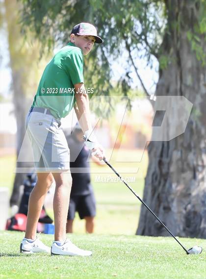 Thumbnail 3 in Metro Invitational Golf Tournament photogallery.