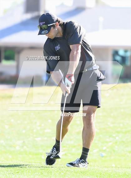 Thumbnail 2 in Metro Invitational Golf Tournament photogallery.