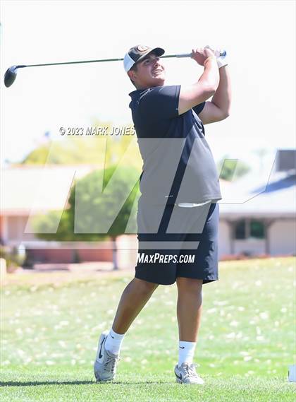 Thumbnail 3 in Metro Invitational Golf Tournament photogallery.