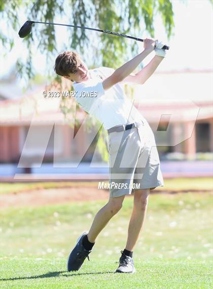Thumbnail 2 in Metro Invitational Golf Tournament photogallery.