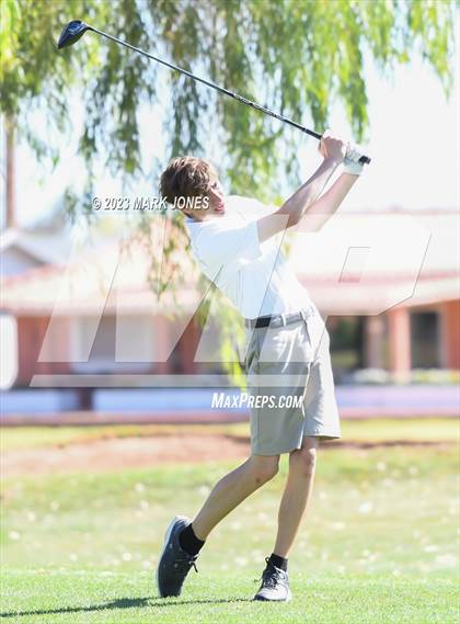 Thumbnail 3 in Metro Invitational Golf Tournament photogallery.