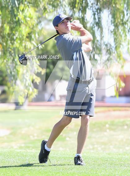 Thumbnail 2 in Metro Invitational Golf Tournament photogallery.