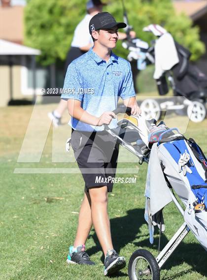 Thumbnail 3 in Metro Invitational Golf Tournament photogallery.