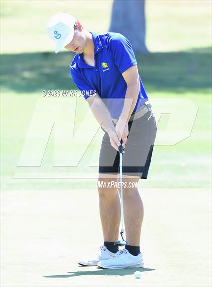Thumbnail 2 in Metro Invitational Golf Tournament photogallery.