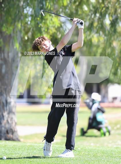 Thumbnail 3 in Metro Invitational Golf Tournament photogallery.