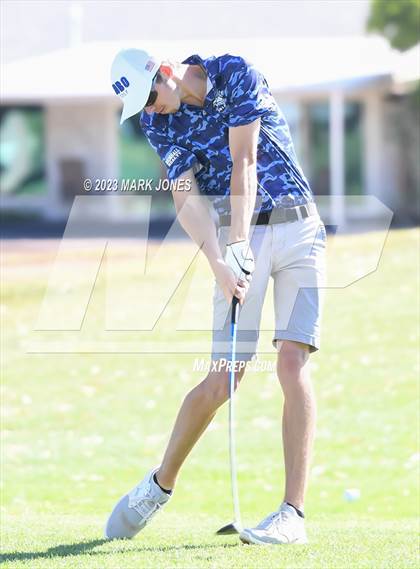 Thumbnail 3 in Metro Invitational Golf Tournament photogallery.