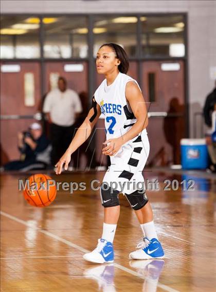 Thumbnail 1 in Barbers Hill vs Ozen (UIL 4A Region 3 Final) photogallery.