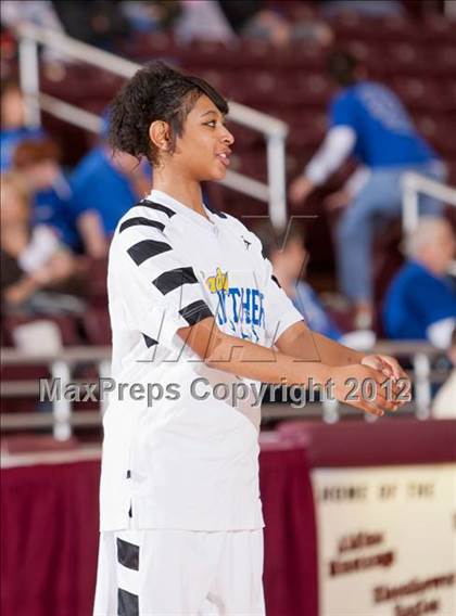 Thumbnail 3 in Barbers Hill vs Ozen (UIL 4A Region 3 Final) photogallery.