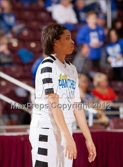 Thumbnail 2 in Barbers Hill vs Ozen (UIL 4A Region 3 Final) photogallery.