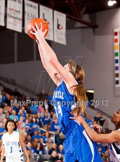Thumbnail 3 in Barbers Hill vs Ozen (UIL 4A Region 3 Final) photogallery.