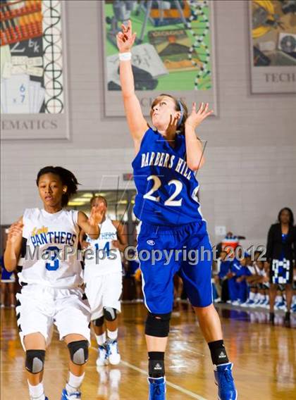 Thumbnail 2 in Barbers Hill vs Ozen (UIL 4A Region 3 Final) photogallery.