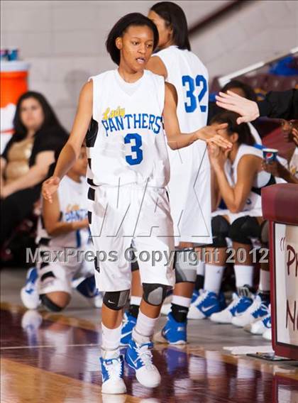 Thumbnail 2 in Barbers Hill vs Ozen (UIL 4A Region 3 Final) photogallery.