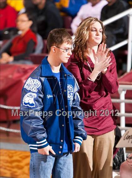 Thumbnail 1 in Barbers Hill vs Ozen (UIL 4A Region 3 Final) photogallery.