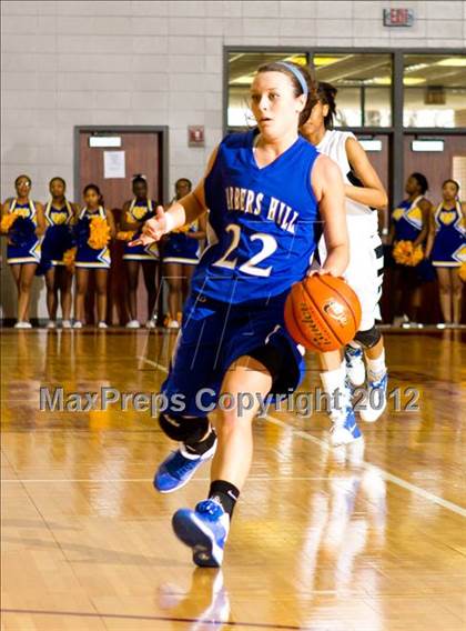 Thumbnail 1 in Barbers Hill vs Ozen (UIL 4A Region 3 Final) photogallery.