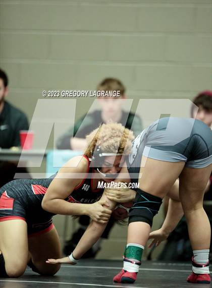 Thumbnail 3 in UIL 6A Region 1 Championships photogallery.