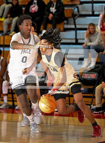 Thumbnail 2 in Pace Academy vs. Pebblebrook (Georgia Nike Elite Showcase) photogallery.