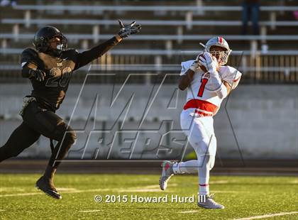 Thumbnail 1 in South Oak Cliff vs. Marshall (UIL 5A Area) photogallery.