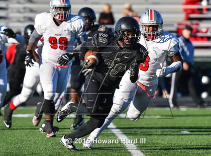 Thumbnail 2 in South Oak Cliff vs. Marshall (UIL 5A Area) photogallery.