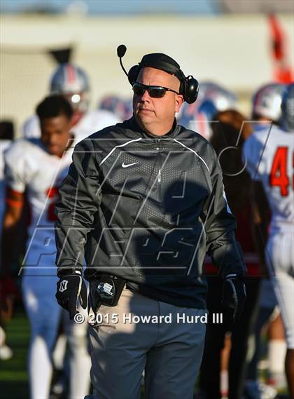 Thumbnail 2 in South Oak Cliff vs. Marshall (UIL 5A Area) photogallery.