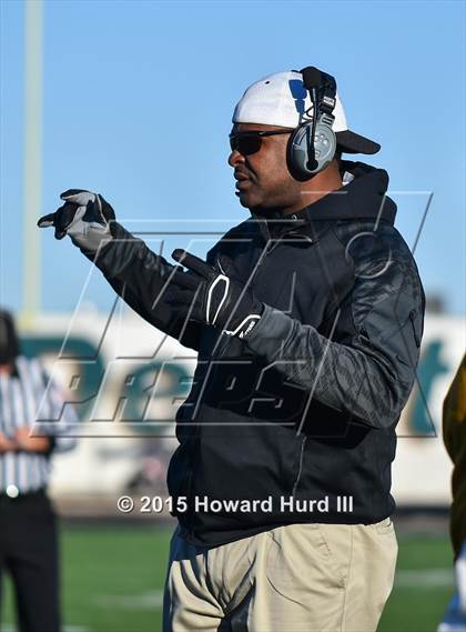 Thumbnail 1 in South Oak Cliff vs. Marshall (UIL 5A Area) photogallery.