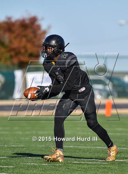 Thumbnail 2 in South Oak Cliff vs. Marshall (UIL 5A Area) photogallery.