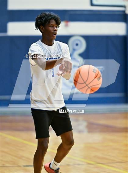 Thumbnail 2 in East Lake vs Largo (The Hoop Vibe) photogallery.
