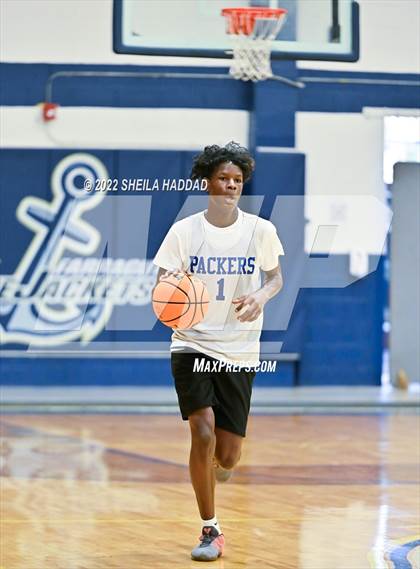 Thumbnail 1 in East Lake vs Largo (The Hoop Vibe) photogallery.