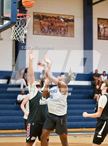 Thumbnail 1 in East Lake vs Largo (The Hoop Vibe) photogallery.