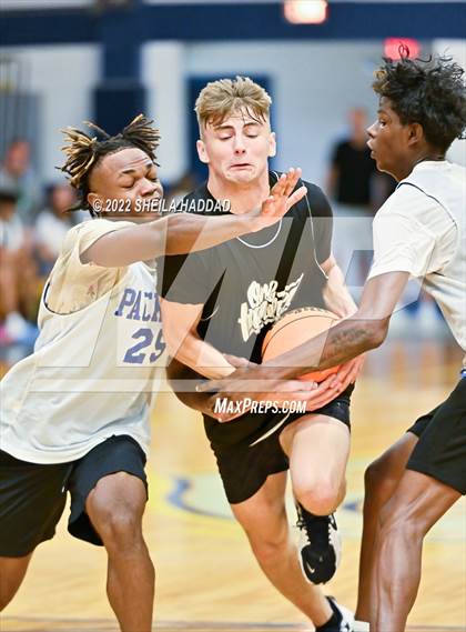 Thumbnail 2 in East Lake vs Largo (The Hoop Vibe) photogallery.