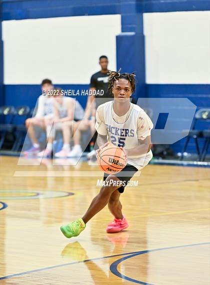 Thumbnail 1 in East Lake vs Largo (The Hoop Vibe) photogallery.