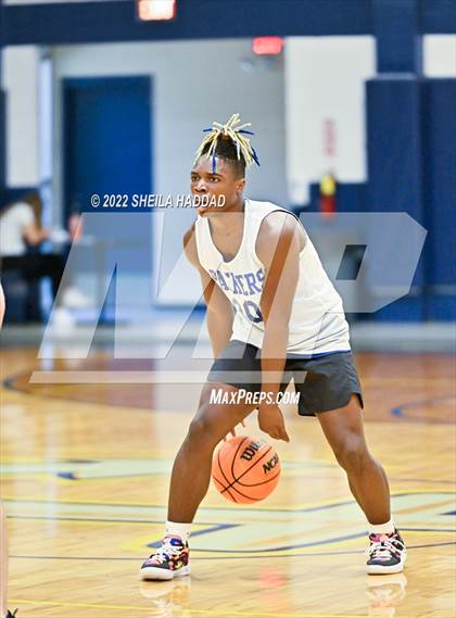 Thumbnail 2 in East Lake vs Largo (The Hoop Vibe) photogallery.