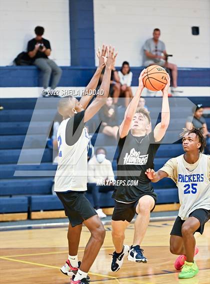 Thumbnail 2 in East Lake vs Largo (The Hoop Vibe) photogallery.