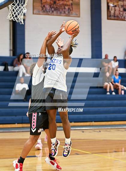 Thumbnail 2 in East Lake vs Largo (The Hoop Vibe) photogallery.