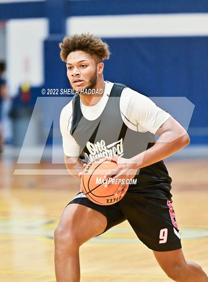 Thumbnail 3 in East Lake vs Largo (The Hoop Vibe) photogallery.