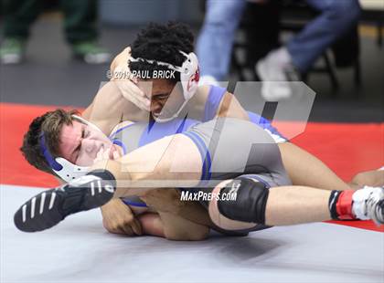 Thumbnail 3 in UIL 4A/5A Regional Wrestling Championships photogallery.