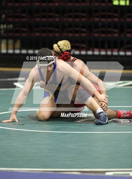 Thumbnail 1 in UIL 4A/5A Regional Wrestling Championships photogallery.