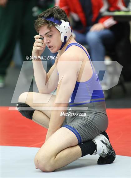 Thumbnail 2 in UIL 4A/5A Regional Wrestling Championships photogallery.