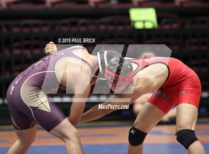 Thumbnail 2 in UIL 4A/5A Regional Wrestling Championships photogallery.