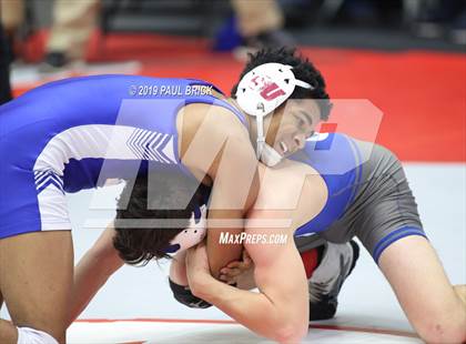 Thumbnail 2 in UIL 4A/5A Regional Wrestling Championships photogallery.