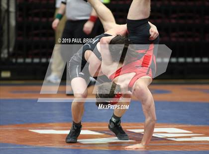 Thumbnail 2 in UIL 4A/5A Regional Wrestling Championships photogallery.