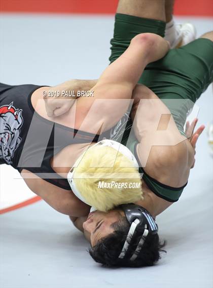 Thumbnail 2 in UIL 4A/5A Regional Wrestling Championships photogallery.