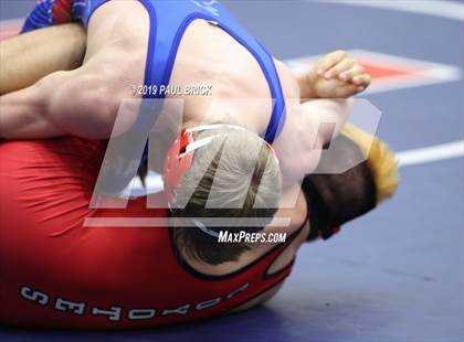 Thumbnail 3 in UIL 4A/5A Regional Wrestling Championships photogallery.