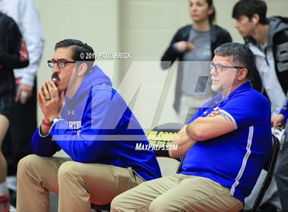 Thumbnail 2 in UIL 4A/5A Regional Wrestling Championships photogallery.