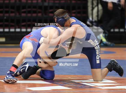 Thumbnail 2 in UIL 4A/5A Regional Wrestling Championships photogallery.