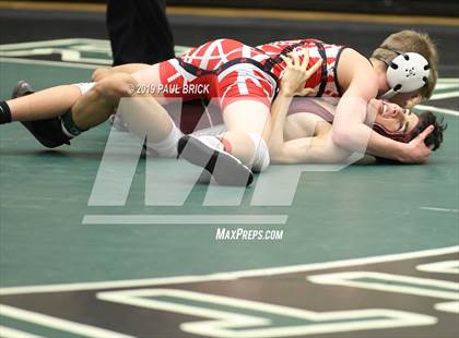 Thumbnail 2 in UIL 4A/5A Regional Wrestling Championships photogallery.