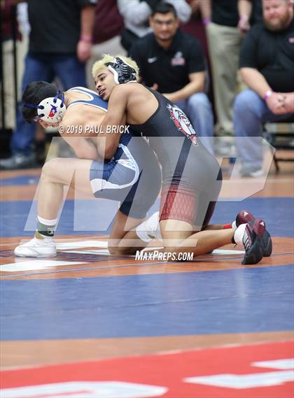 Thumbnail 2 in UIL 4A/5A Regional Wrestling Championships photogallery.