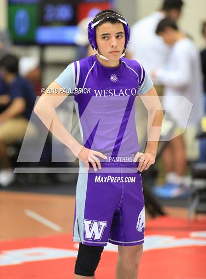 Thumbnail 2 in UIL 4A/5A Regional Wrestling Championships photogallery.