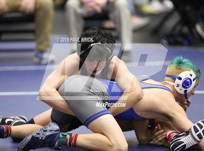 Thumbnail 3 in UIL 4A/5A Regional Wrestling Championships photogallery.