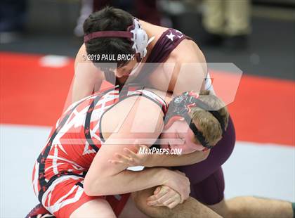 Thumbnail 3 in UIL 4A/5A Regional Wrestling Championships photogallery.