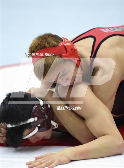 Thumbnail 2 in UIL 4A/5A Regional Wrestling Championships photogallery.